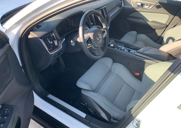 Volvo V60 cena 179000 przebieg: 64200, rok produkcji 2021 z Pelplin małe 121